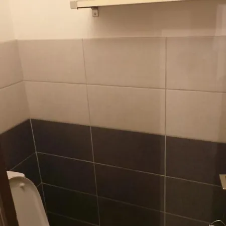 18 M² — Piscine شقة